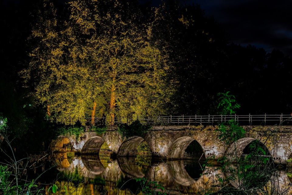 マキシム・モーフラ、「LE PONT DE LEGUENAY, BRUGES」 Lovers Bridge in Bruges, Flanders - Ask AI | mindtrip