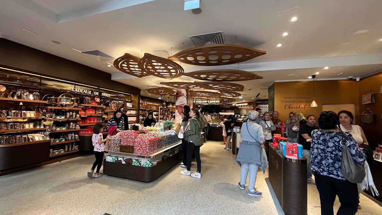 Lindt Shop Paris Opera in Paris - Ask AI | mindtrip