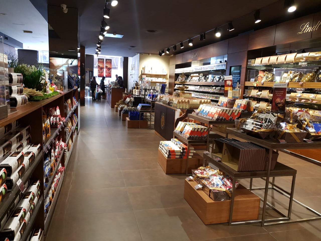 Lindt - Paris ページ Lindt Shop Paris Opera in Paris - Ask AI | mindtrip